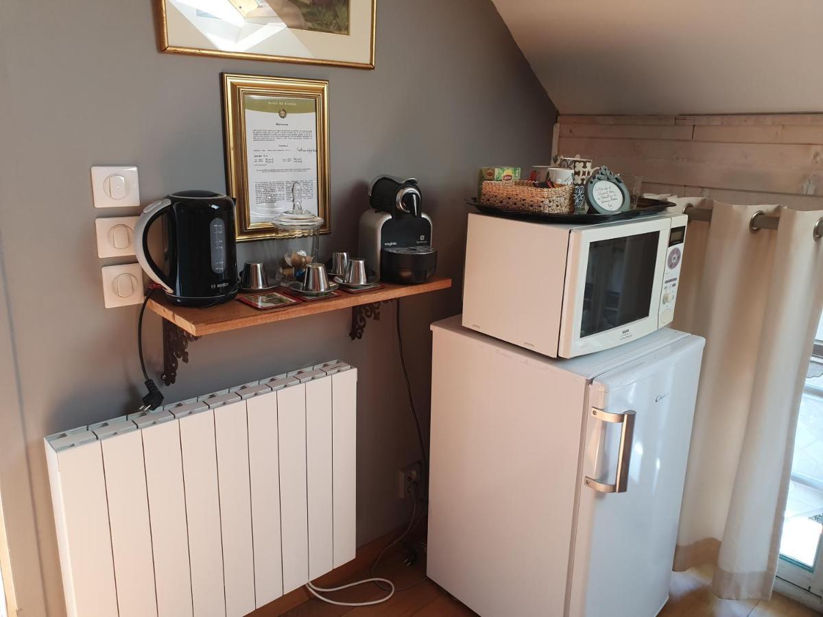 Les Glycines Bed & Breakfast Ury Dış mekan fotoğraf