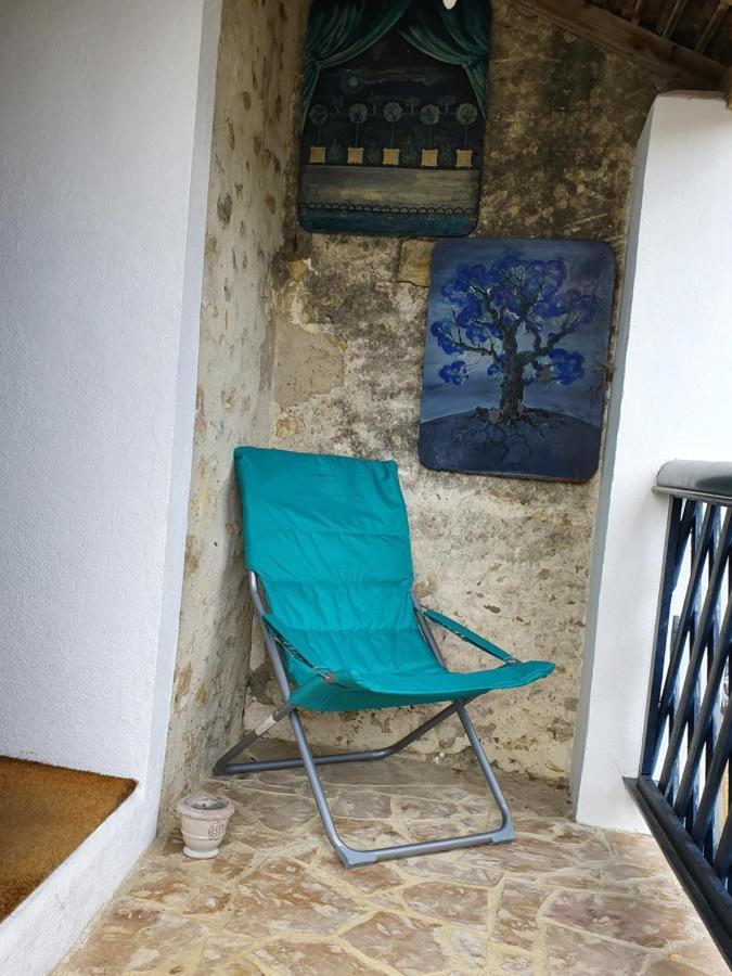 Les Glycines Bed & Breakfast Ury Dış mekan fotoğraf