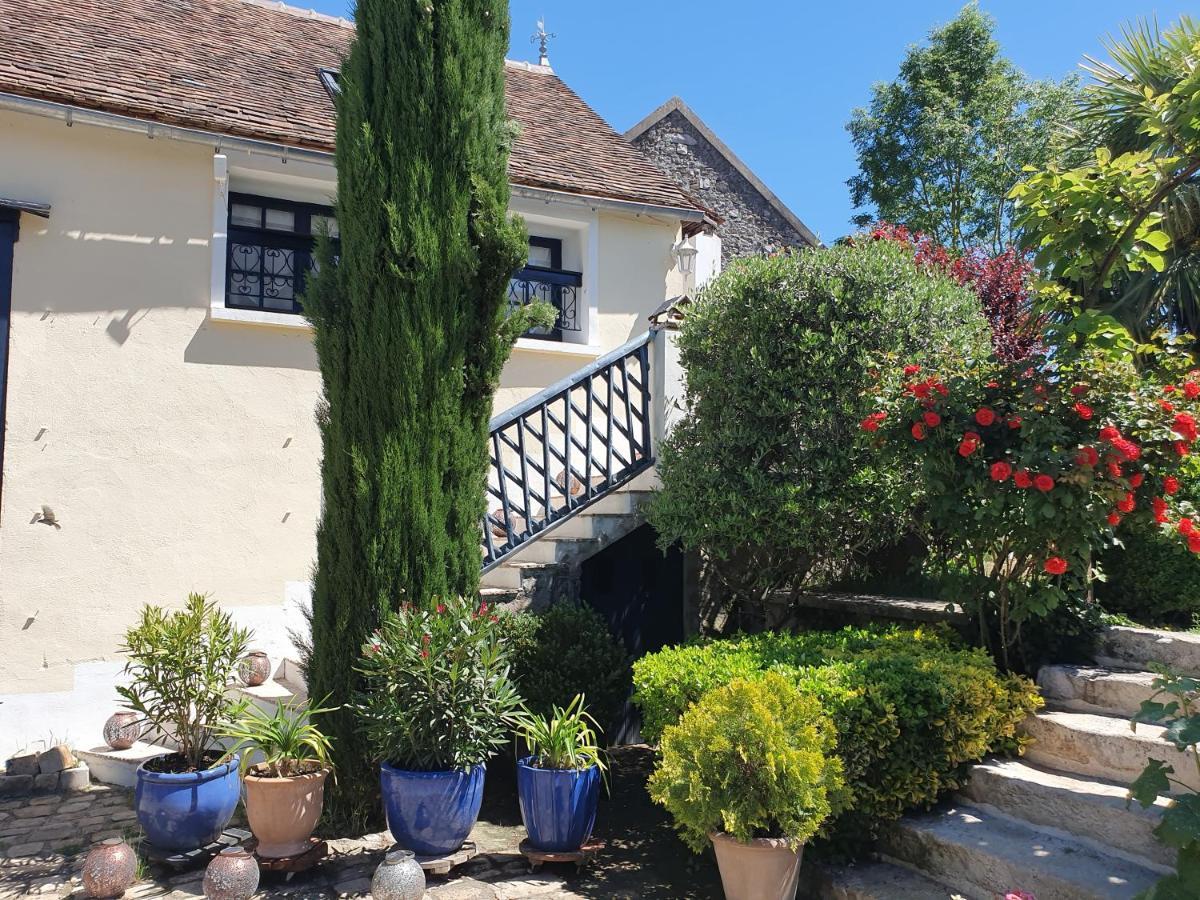 Les Glycines Bed & Breakfast Ury Dış mekan fotoğraf