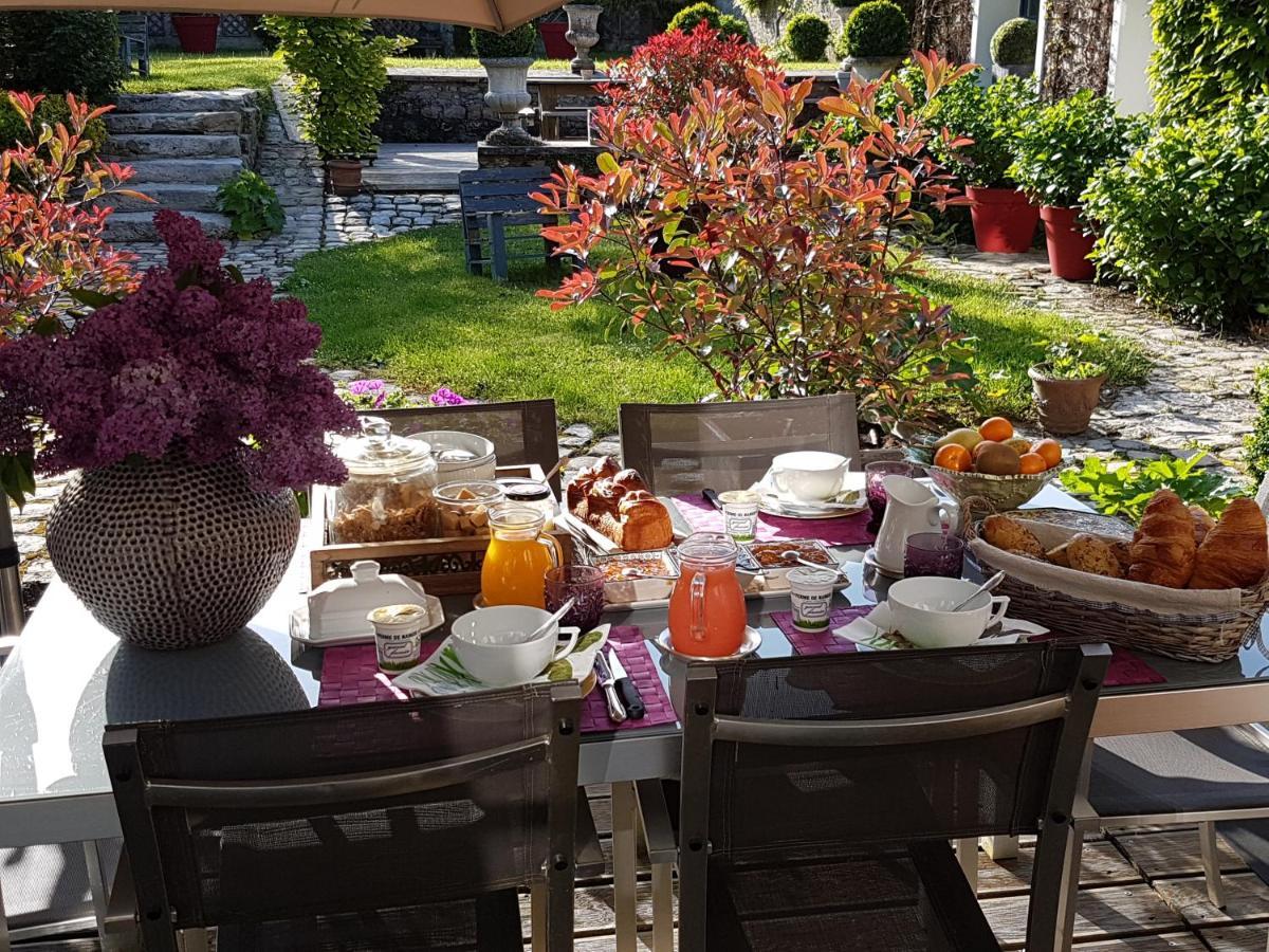 Les Glycines Bed & Breakfast Ury Dış mekan fotoğraf