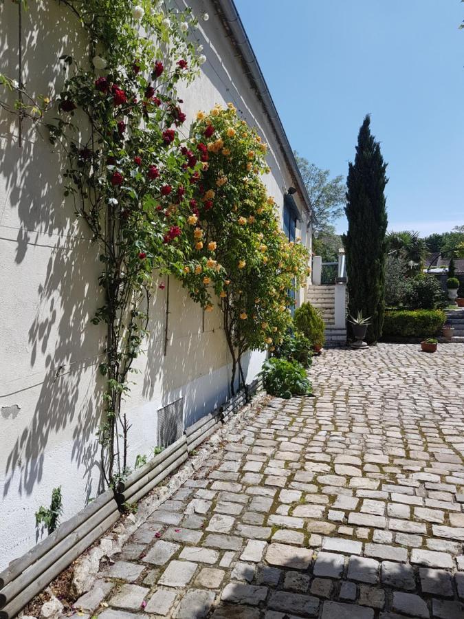 Les Glycines Bed & Breakfast Ury Dış mekan fotoğraf