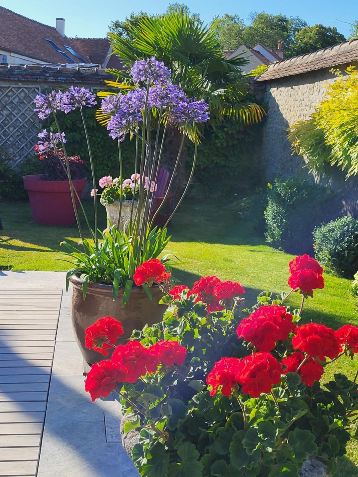 Les Glycines Bed & Breakfast Ury Dış mekan fotoğraf