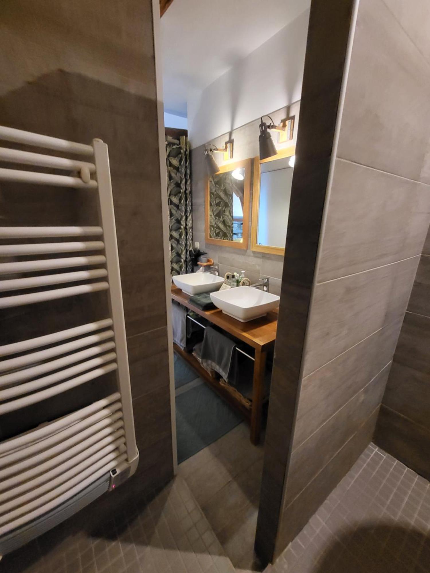 Les Glycines Bed & Breakfast Ury Dış mekan fotoğraf